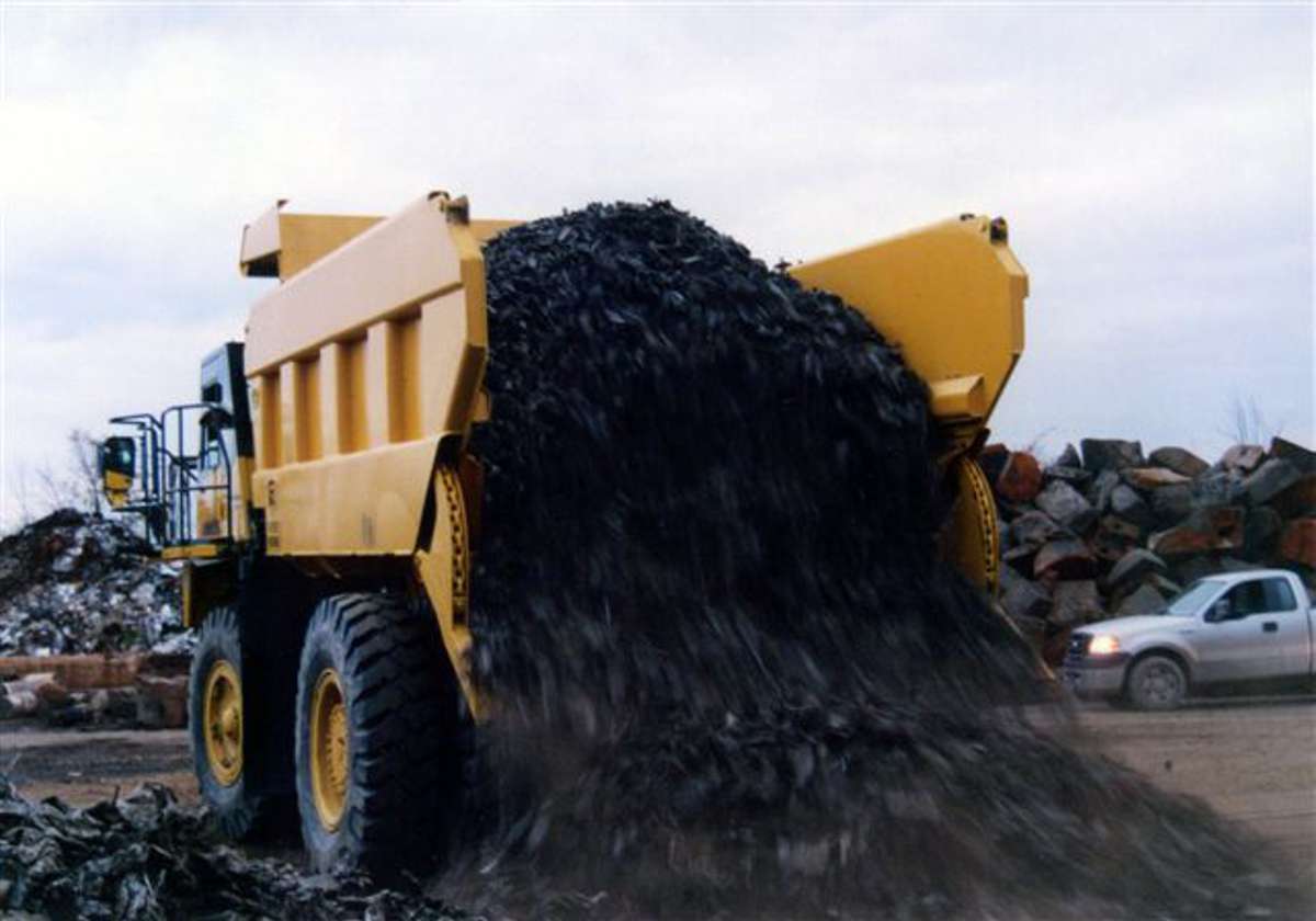 Rear eject bodies eliminate the need to stop and lift during the dumping cycle, saving valuable time with each dump and increasing efficiency by up to 25%.