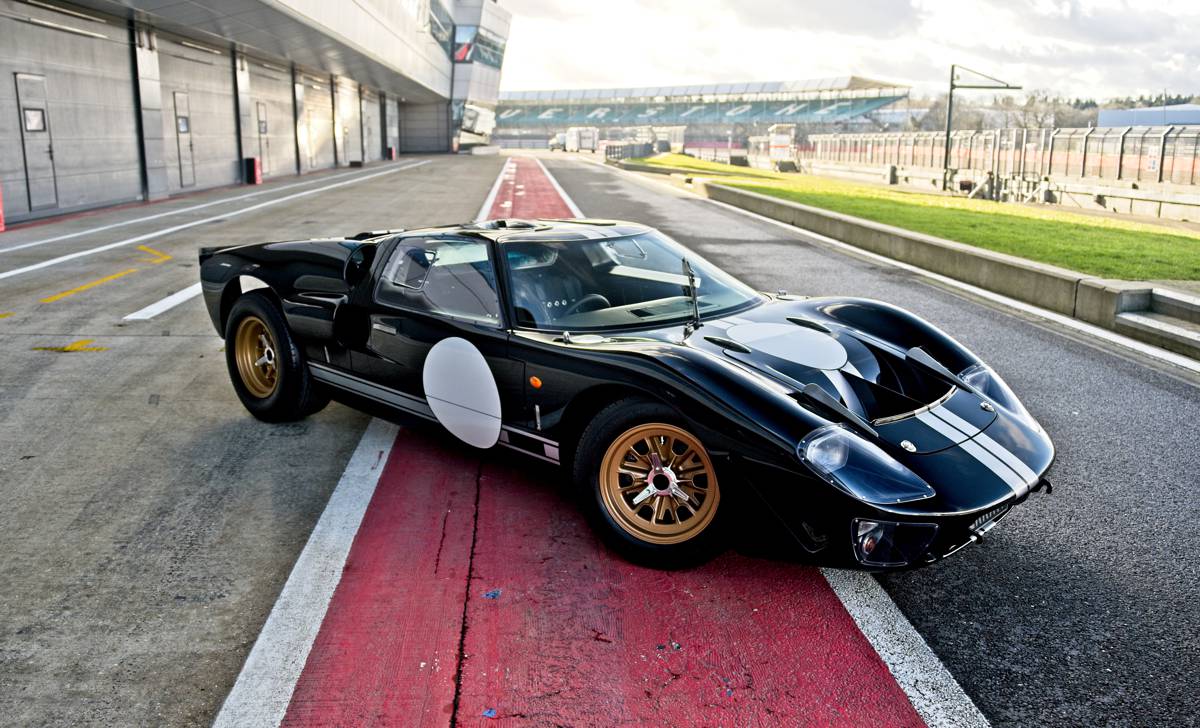 Everrati electrified Superformance GT40 named Racing Legend of the Year at GQ Awards
