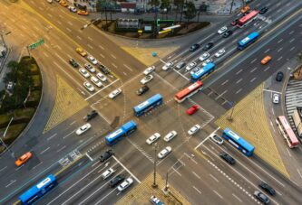 MIT researchers use AI to help autonomous vehicles avoid idling at red lights