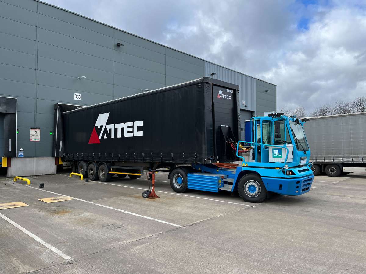 UK trials zero emission Automated Logistics HGV in the North East